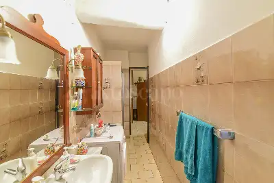 Casa in vendita, Via Andrea Alciato, Como