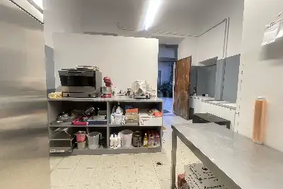 Negozio in vendita, Via San Marco, 14, Milano