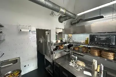 Palazzo in vendita, Via Andrea Da Bari, Bari