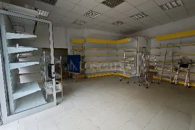 Negozio in affitto, Via Pietro Gasparri, Roma