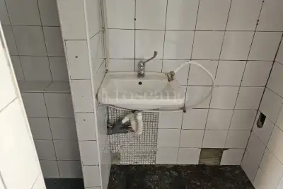 Negozio in affitto, Via Giosuè Carducci, Latina