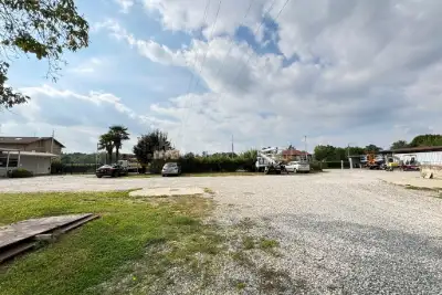 Attività Commerciale in vendita, Via per Cascina Amata, Mariano Comense