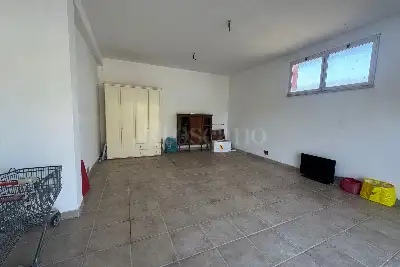 Negozio in vendita, Via Fresonara, Roma