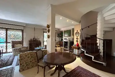 Villa in vendita, Via Mezzocorona, Roma