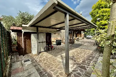 Villino a Schiera in vendita, Via Sorbana, Brescia