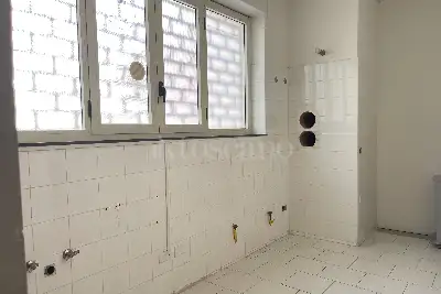 Negozio in affitto, Via Leonardo da Vinci, Scafati