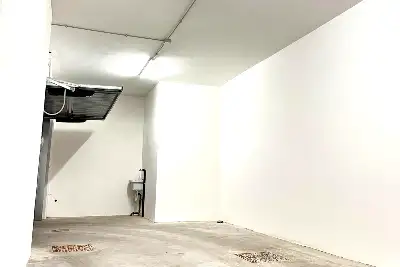 Box in vendita, Via delle Calasanziane, Roma