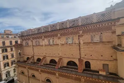 Casa in vendita, Via Castelfidardo, Roma