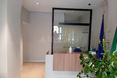 Negozio in vendita, Via dell'Archetto, Roma