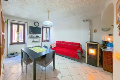 Casa in vendita, Via A.Manzoni, Cunardo