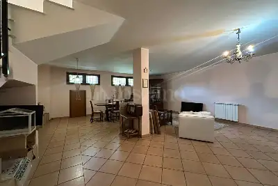 Villino a Schiera in vendita, Via Serecchia, Cisterna di Latina , Cisterna di Latina