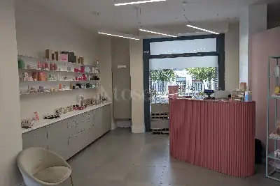 Negozio in vendita, Viale Gianluigi Bonelli , Roma