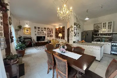 Casa in vendita, Via Angelo Bisi, Milano