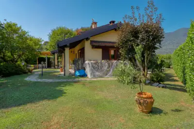 Villa for sale, Via Luigi Pirandello, Besano