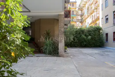 Casa in vendita, Via Francesco Arese 20, Milano