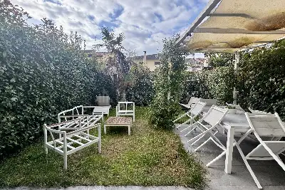 Villino a Schiera in vendita, Via Antonio Pacinotti, Prato