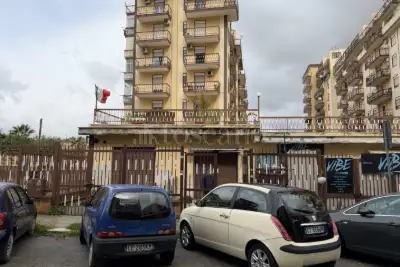 Negozio in vendita, Via Michele Titone, Palermo