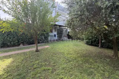 Villino a Schiera in affitto, Via Ceriale, Fiumicino