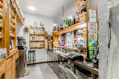 Attività Commerciale in vendita, Via Marconi, Besano