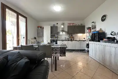 Casa in vendita, Via Castelletto, Pozzolengo