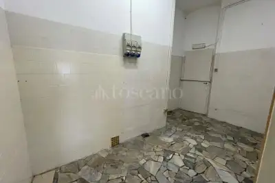 Negozio in affitto, Via Maragliano, Firenze