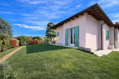 Villa in vendita, Via Valle Scura, Castiglione delle Stiviere