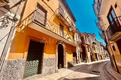 Palazzo in vendita, via Giovanni Verga, Altavilla Irpina, Altavilla Irpina