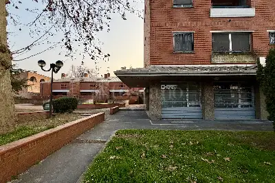 Negozio in affitto, Via del Mare, Milano