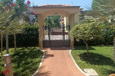 Casa in affitto, Via Svizzera 20, Pineto