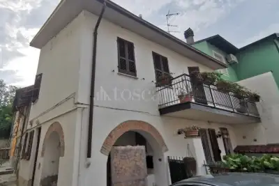 Villino a Schiera in vendita, Via Roma, Redavalle