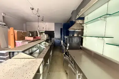 Negozio in vendita, Via Ludovica Albertoni , Roma