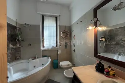 Casa in vendita, Via Angelo Bisi, Milano