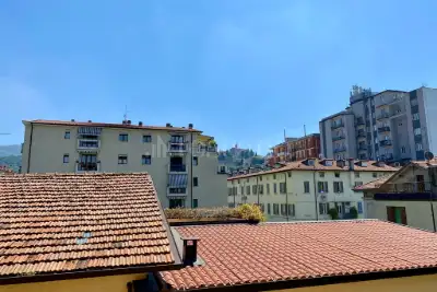 Casa in vendita, Via Ugo Foscolo, Brescia