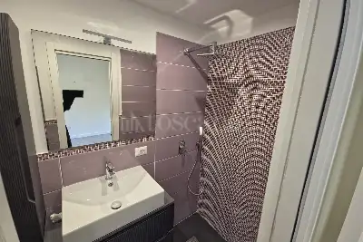 Casa in vendita, Via Francesco Morosini, Napoli