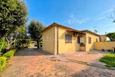 Casa Indipendente in vendita, Via Plutone, Fiumicino