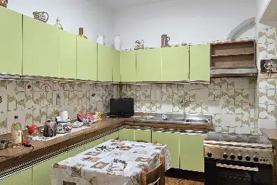 Casa in vendita, Via Costantino, Roma