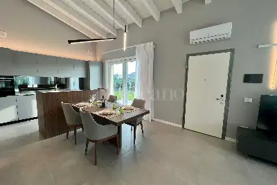 Villa in vendita, Via Montebello, Lonato del Garda