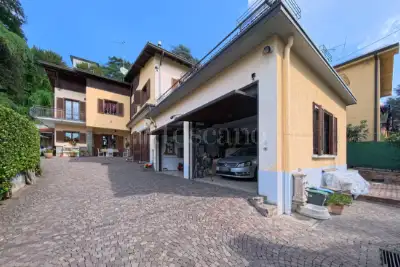 Villa in vendita, Via Alfredo Oriani, Varese