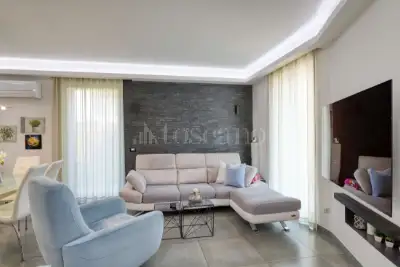 Villa Bifamiliare in vendita, Viale Ernesto Thomas, Brusimpiano
