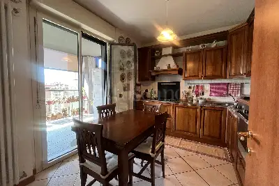 Casa in vendita, Piazza Tirana , Milano