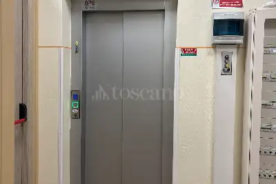 Stabile Uso Ufficio in vendita, Via Santa Gonda, Prato