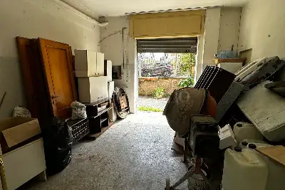 Negozio in vendita, Via Giovanni Bernardi, Roma