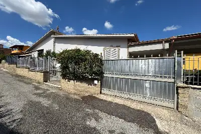 Villa Bifamiliare in vendita, Via Badia Pavese, Roma