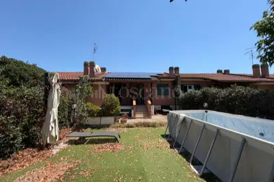 Villino a Schiera in vendita, Via Ipparco di Nicea, Roma