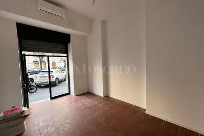 Negozio in affitto, Via Piacenza, Milano