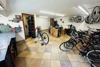 Negozio in vendita, Via Casazza, Brescia