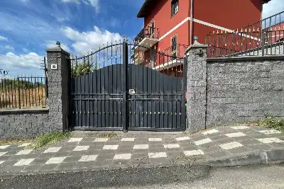 Villino a Schiera in vendita, Via Currolo, Catania