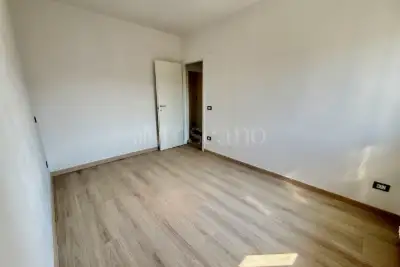 Villino a Schiera in vendita, Via Nona, Brescia