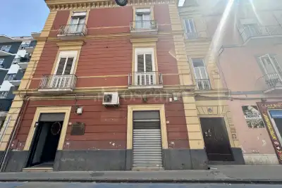 Negozio in affitto, Via Giuseppe Verdi, Caserta