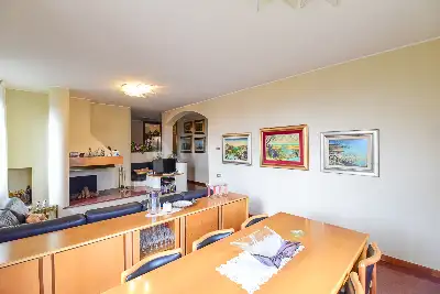 Villa in vendita, Via Al Ronco, Como